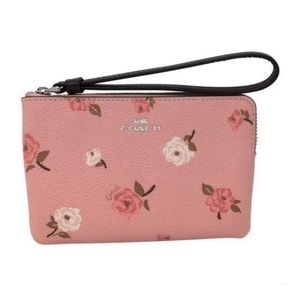 COACH Petal Corner Zip Wristlet